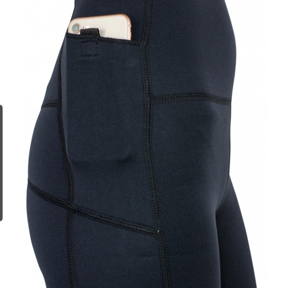 Delfin Size small used excellent condition - Picture 2 of 6